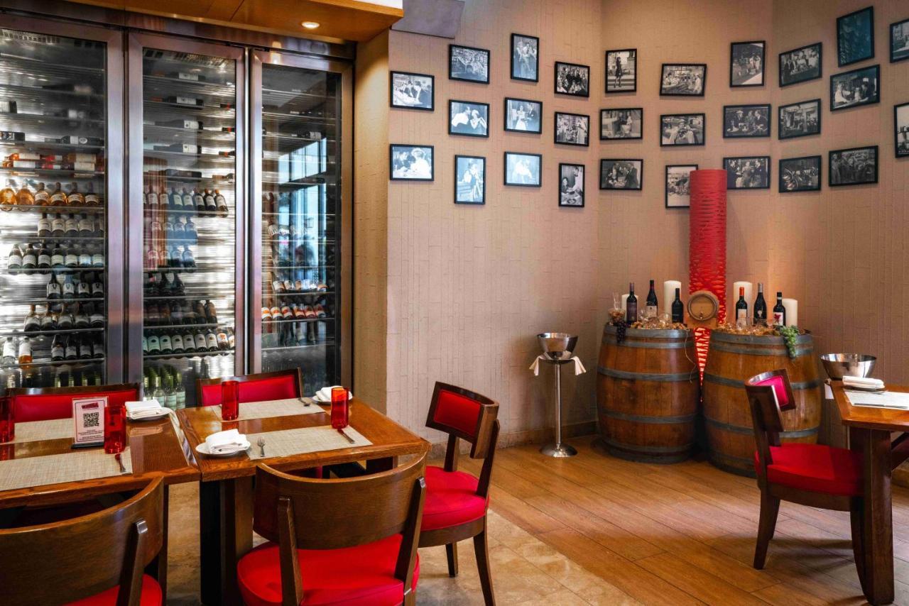Amwaj Rotana, Jumeirah Beach - Dubai Esterno foto Wine Bar